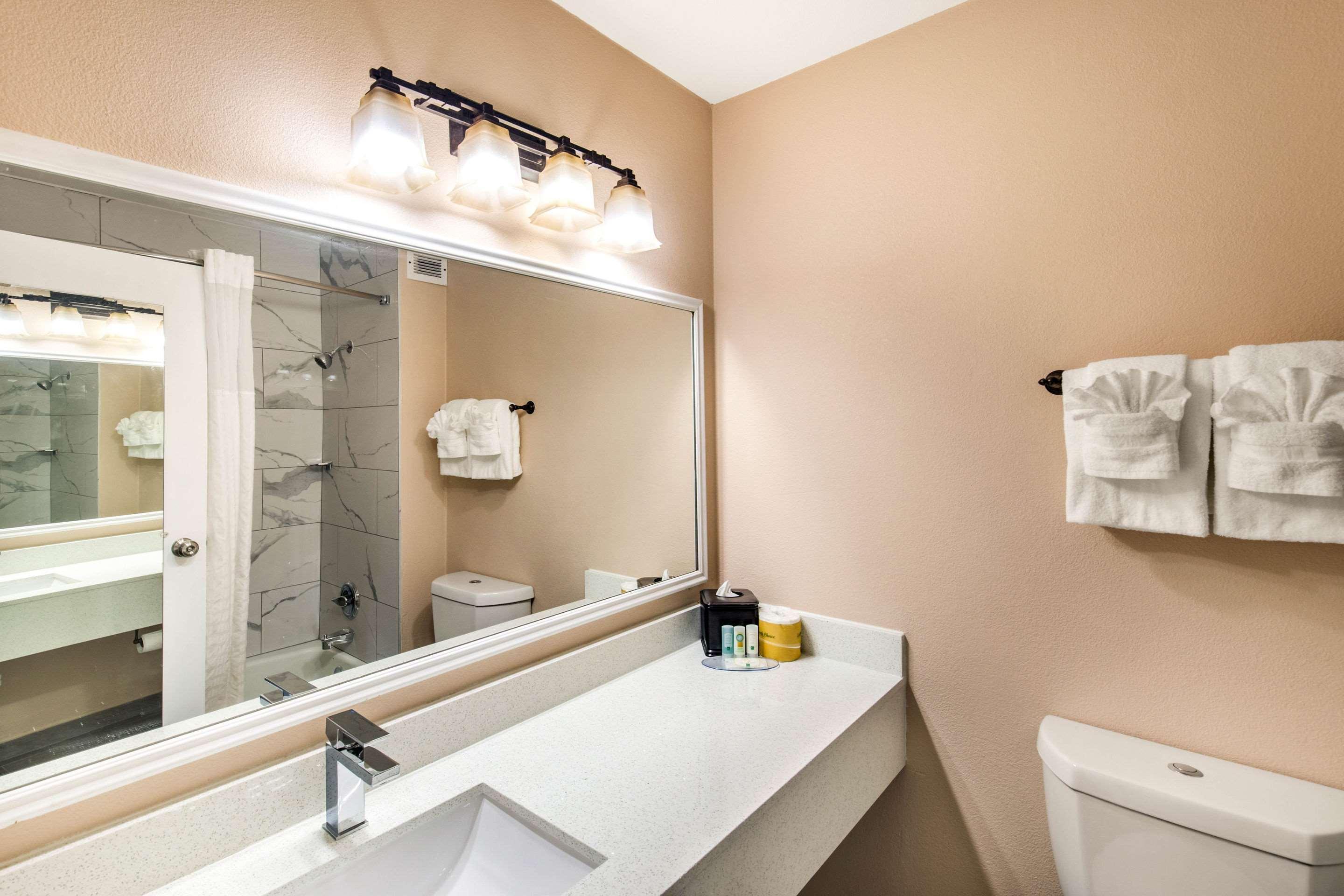 Quality Inn & Suites Plano East - Richardson Eksteriør bilde