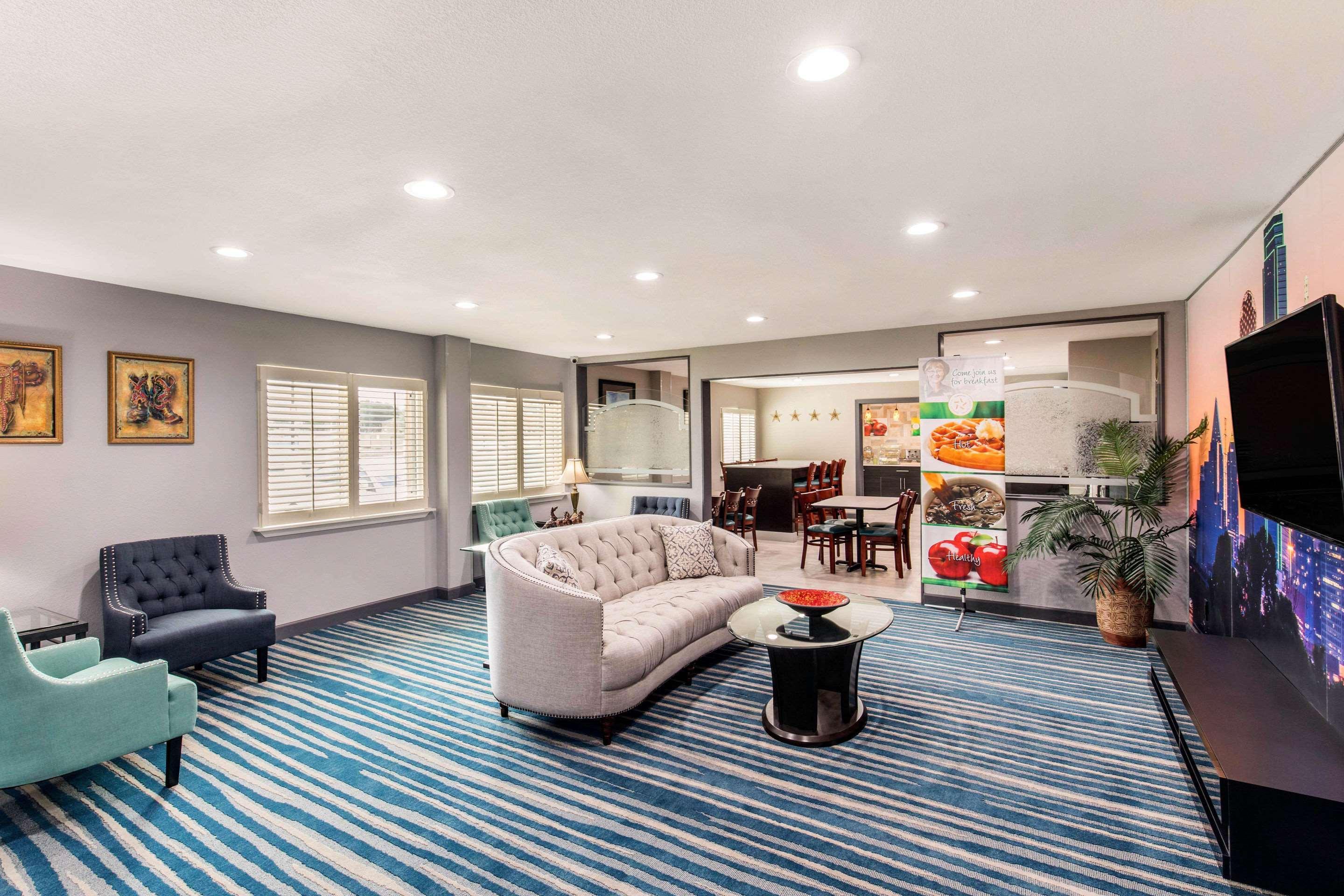 Quality Inn & Suites Plano East - Richardson Eksteriør bilde